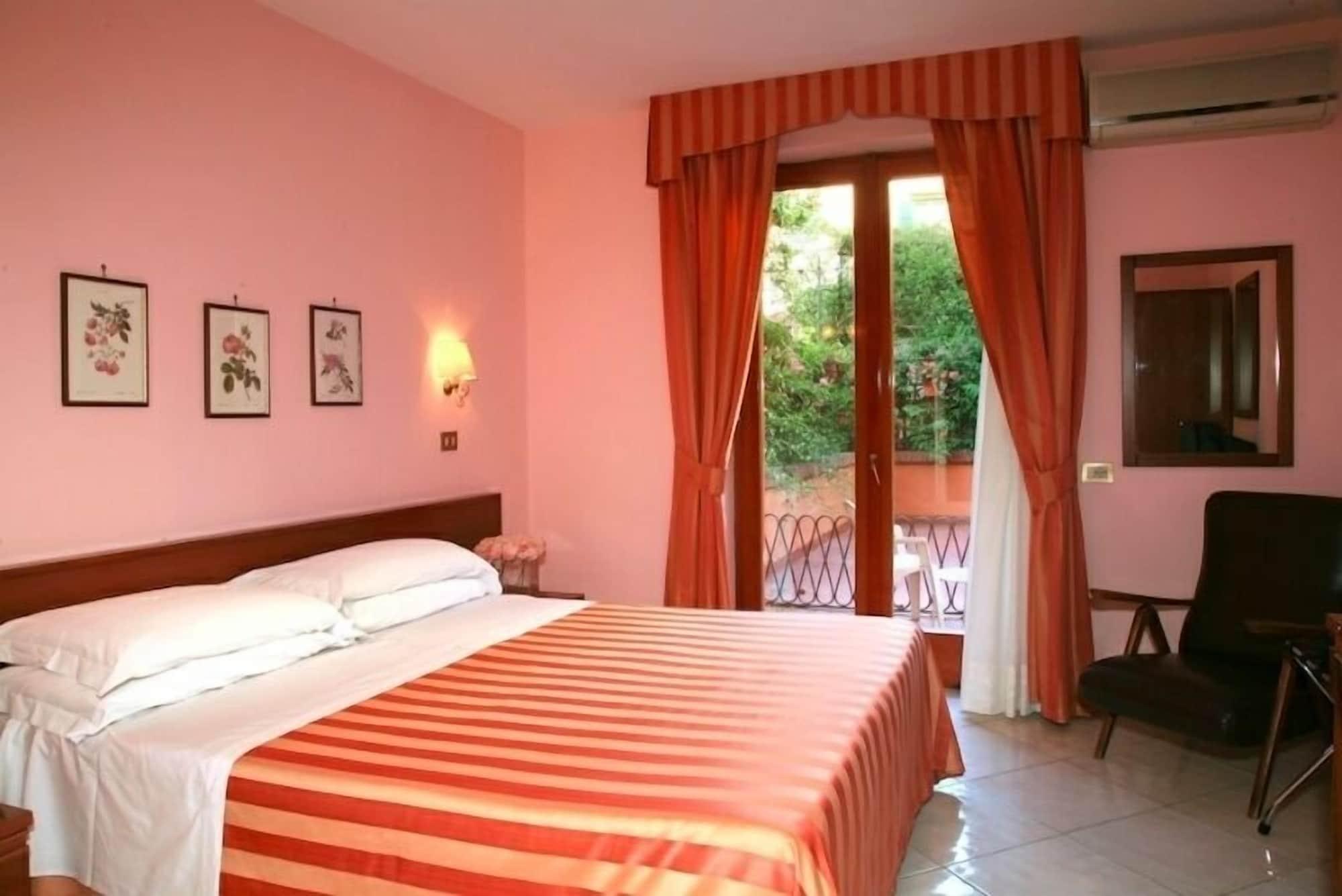 Hotel Girasole Sorrento Exterior foto