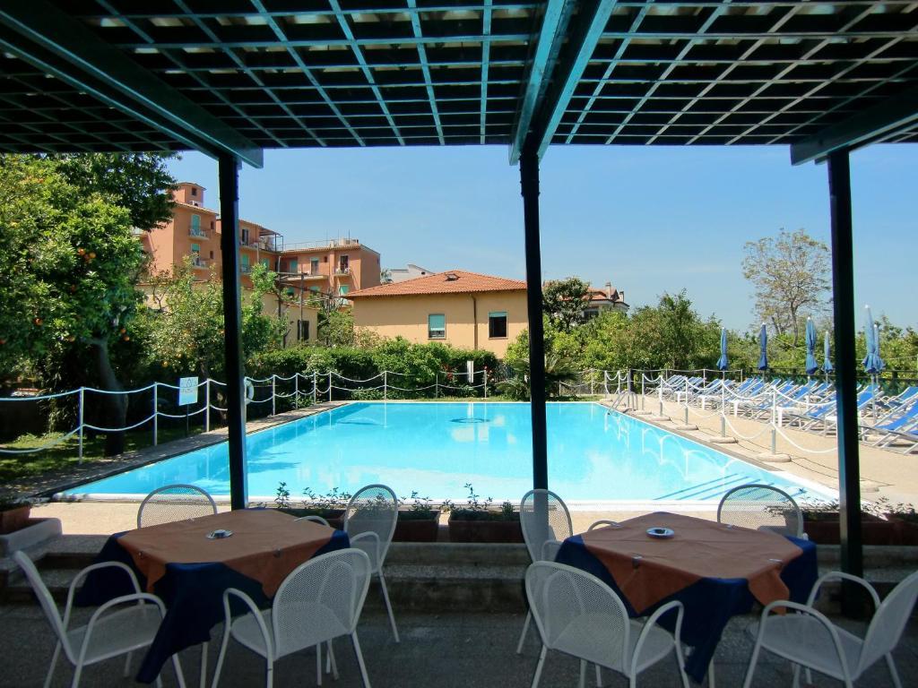 Hotel Girasole Sorrento Exterior foto