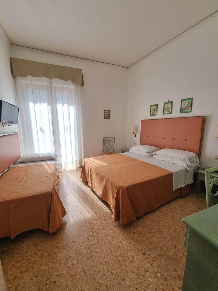 Hotel Girasole Sorrento Exterior foto