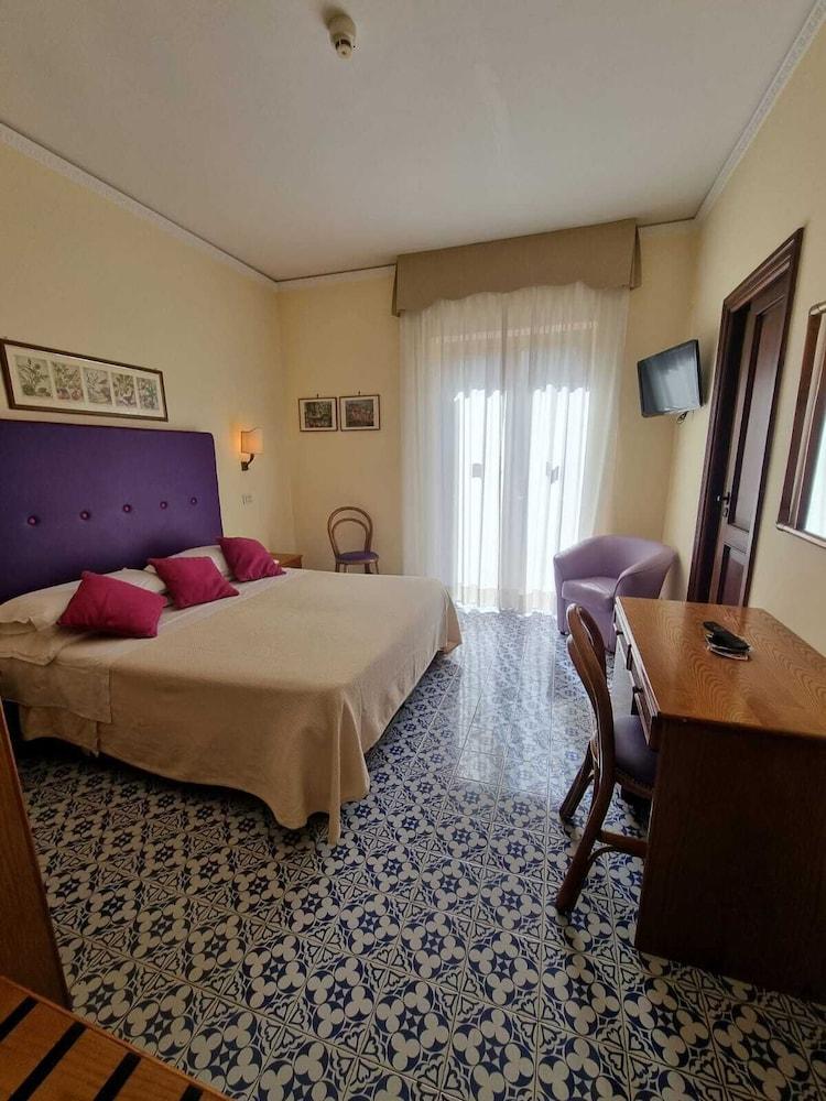Hotel Girasole Sorrento Exterior foto