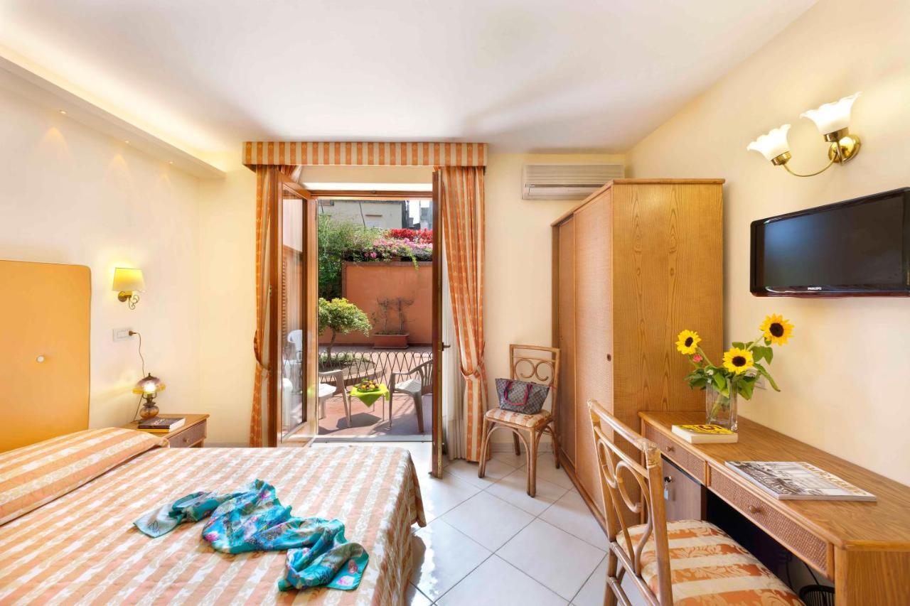 Hotel Girasole Sorrento Exterior foto