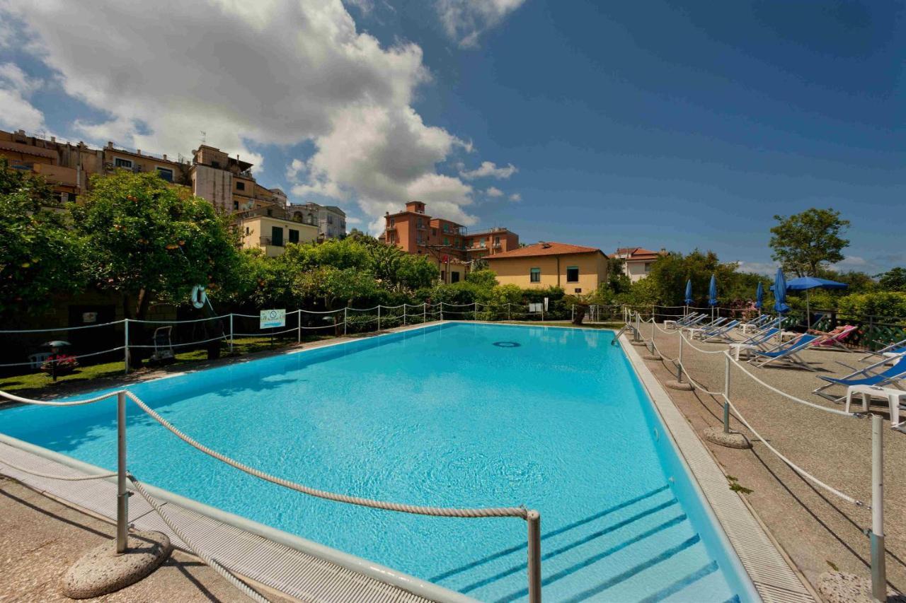 Hotel Girasole Sorrento Exterior foto